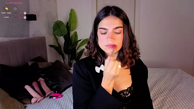 Snapshot of NIghtFloat chatting on September 19, 6:37 am NIghtFloat online show from September 19, 6:37 am