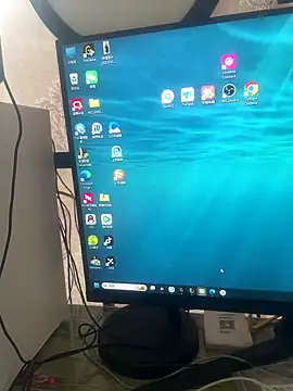 Snapshot of Azyrrgg chatting on October 16, 5:52 am Azyrrgg online show from October 16, 5:52 am