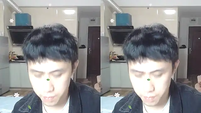 Snapshot of Azyrrgg chatting on October 20, 1:44 pm Azyrrgg online show from October 20, 1:44 pm