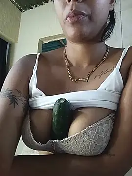 Snapshot of Fernanda30 chatting on June 9, 2:28 pm Fernanda30 online show from June 9, 2:28 pm
