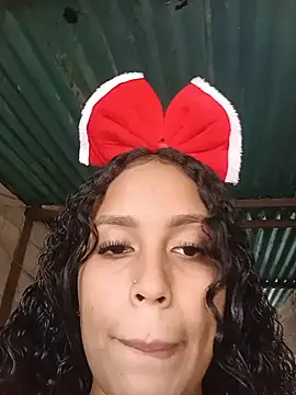 Snapshot of Fernanda30 chatting on June 18, 3:27 pm Fernanda30 online show from June 18, 3:27 pm