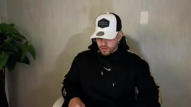 Snapshot of Ades_Lowe chatting on October 11, 11:53 am Ades Lowe online show from October 11, 11:53 am