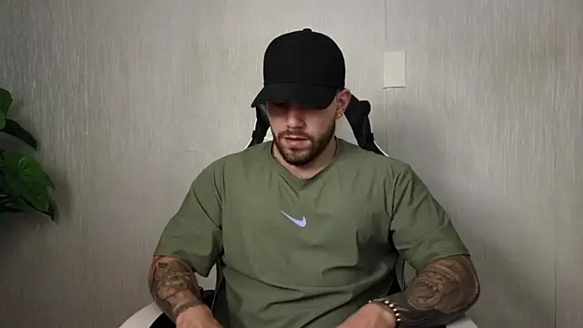 Snapshot of Ades_Lowe chatting on October 24, 12:01 pm Ades Lowe online show from October 24, 12:01 pm