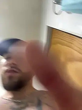 Snapshot of Ades_Lowe chatting on October 26, 1:22 am Ades Lowe online show from October 26, 1:22 am