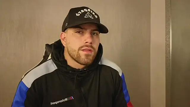 Snapshot of Ades_Lowe chatting on November 11, 12:05 pm Ades Lowe online show from November 11, 12:05 pm