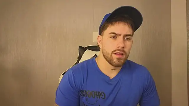 Snapshot of Ades_Lowe chatting on November 12, 12:05 pm Ades Lowe online show from November 12, 12:05 pm