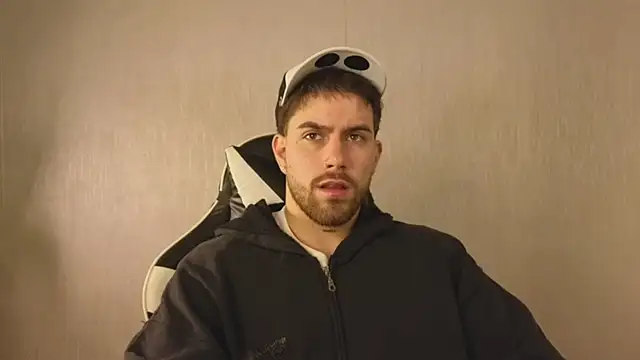 Snapshot of Ades_Lowe chatting on November 13, 11:31 am Ades Lowe online show from November 13, 11:31 am