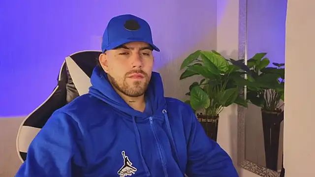 Snapshot of Ades_Lowe chatting on November 30, 11:36 am Ades Lowe online show from November 30, 11:36 am