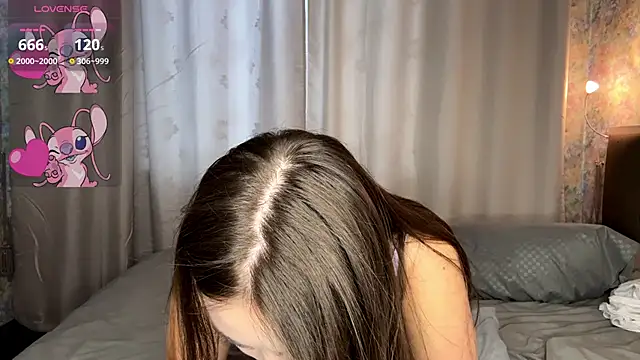 Snapshot of LoraDavi chatting on February 20, 6:26 am LoraDavi online show from February 20, 6:26 am