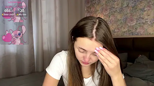 Snapshot of LoraDavi chatting on February 23, 7:17 am LoraDavi online show from February 23, 7:17 am