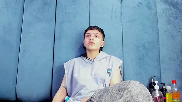 Megan Thompson  online show from February 27, 2:22 am