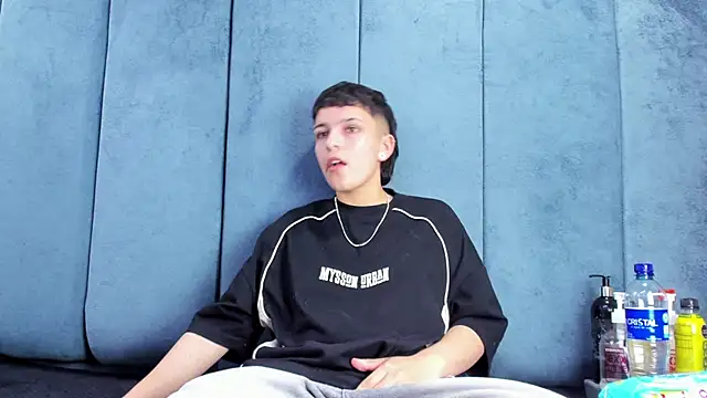 Megan Thompson  online show from March 6, 2:19 am