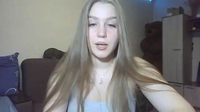 Snapshot of yourhoney_Lola_ chatting on October 20, 1:44 pm yourhoney Lola online show from October 20, 1:44 pm