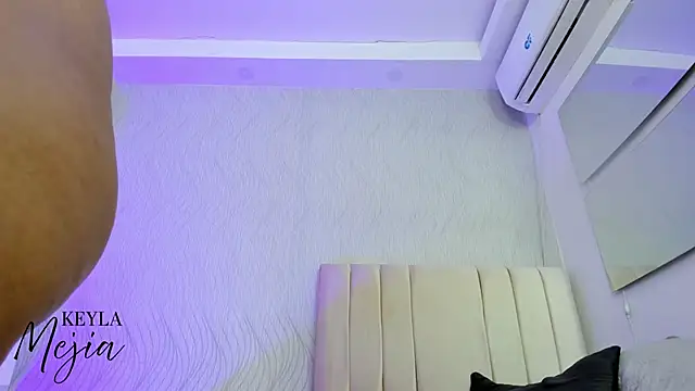 keyla mejia online show from November 23, 12:05 pm