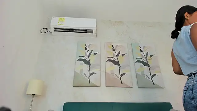 keyla mejia online show from January 15, 11:59 am