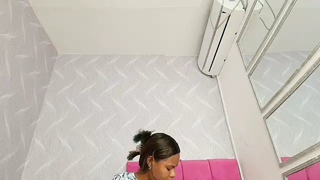 keyla mejia online show from June 4, 12:22 pm