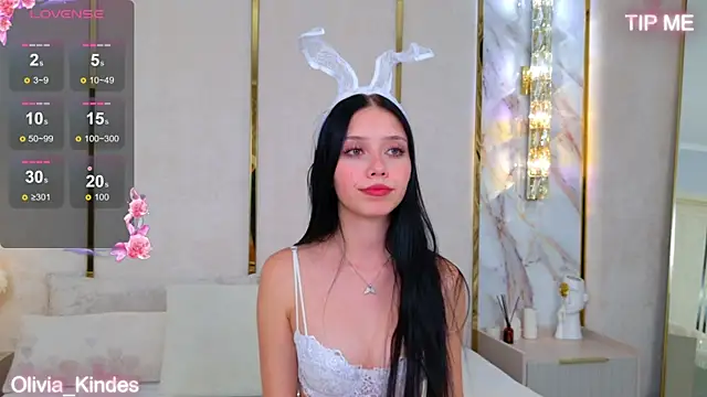 Olivia Kindes online show from September 21, 5:14 pm