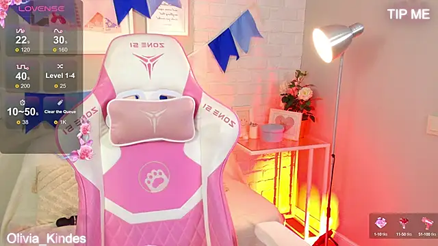Olivia Kindes online show from September 22, 5:37 pm