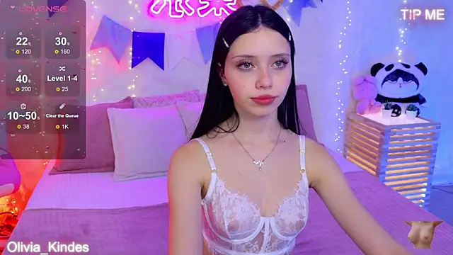 Olivia Kindes online show from October 6, 4:59 pm