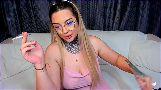 Bom Bon1 online show from November 18, 6:01 pm