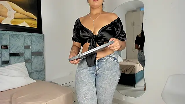 Snapshot of tamara_lovv chatting on November 5, 12:16 pm tamara lovv online show from November 5, 12:16 pm