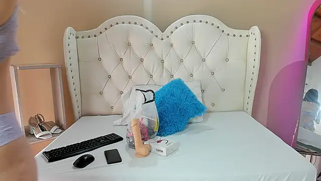 Alison Milk online show from October 15, 1:22 pm