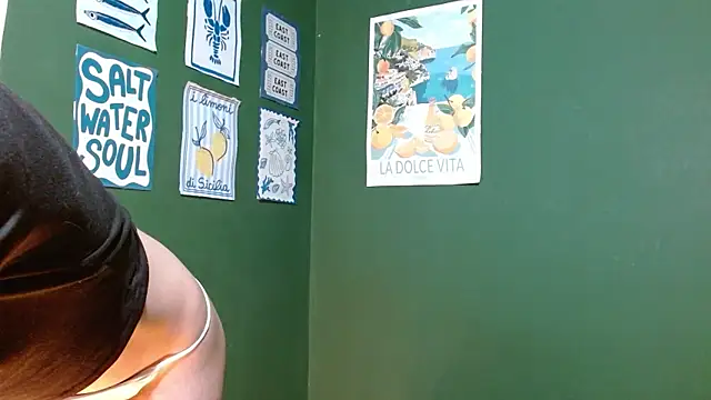 Roxiehood online show from November 23, 2:00 am