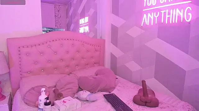 Snapshot of BiancaShermann chatting on February 6, 8:12 pm BiancaShermann online show from February 6, 8:12 pm