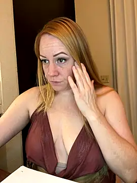 Snapshot of ChiliRoja chatting on November 22, 7:40 am ChiliRoja online show from November 22, 7:40 am