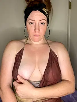 Snapshot of ChiliRoja chatting on November 29, 7:44 am ChiliRoja online show from November 29, 7:44 am