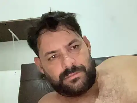 Snapshot of Almir10 chatting on February 24, 9:13 pm Almir10 online show from February 24, 9:13 pm