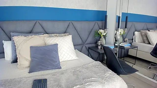 Mia Roswell online show from October 23, 11:03 pm