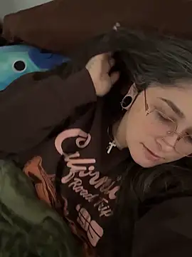 Snapshot of Alix_Valentine chatting on October 8, 5:21 pm Alix Valentine online show from October 8, 5:21 pm