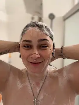 Snapshot of Alix_Valentine chatting on October 25, 8:36 pm Alix Valentine online show from October 25, 8:36 pm