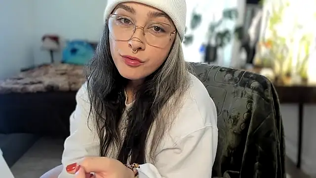 Snapshot of Alix_Valentine chatting on October 26, 4:13 pm Alix Valentine online show from October 26, 4:13 pm