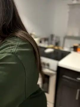 Snapshot of Alix_Valentine chatting on November 6, 4:19 pm Alix Valentine online show from November 6, 4:19 pm