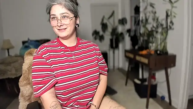 Snapshot of Alix_Valentine chatting on November 11, 1:27 am Alix Valentine online show from November 11, 1:27 am