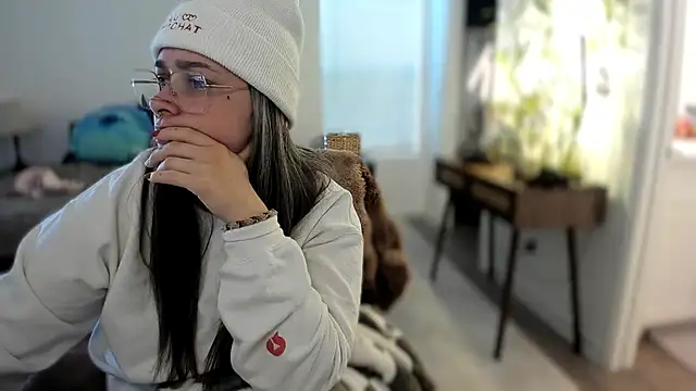 Snapshot of Alix_Valentine chatting on November 14, 3:11 pm Alix Valentine online show from November 14, 3:11 pm