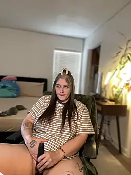 Alix Valentine online show from April 19, 6:10 pm