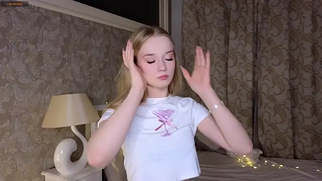 Snapshot of Emma_Frosty chatting on September 9, 6:29 pm Emma Frosty online show from September 9, 6:29 pm