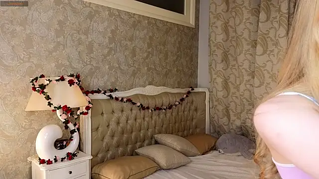 Snapshot of Emma_Frosty chatting on November 8, 8:07 pm Emma Frosty online show from November 8, 8:07 pm