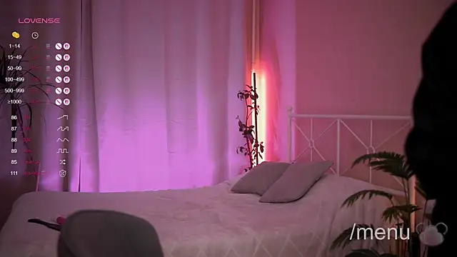 Snapshot of bryk_elise chatting on October 25, 11:29 am bryk elise online show from October 25, 11:29 am