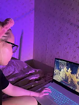 Snapshot of AsiaVegas chatting on February 5, 8:46 pm AsiaVegas online show from February 5, 8:46 pm