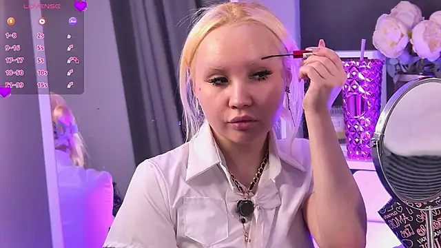 Snapshot of AsiaVegas chatting on February 17, 5:30 pm AsiaVegas online show from February 17, 5:30 pm