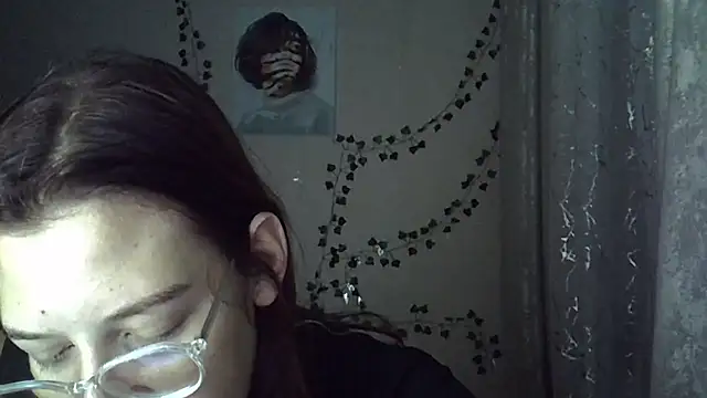 Lily Ember online show from October 21, 7:03 pm