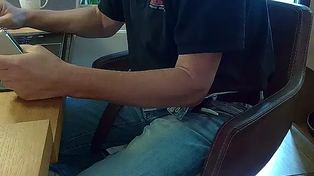 Snapshot of Unique_X_perience chatting on October 20, 9:54 am Unique X perience online show from October 20, 9:54 am