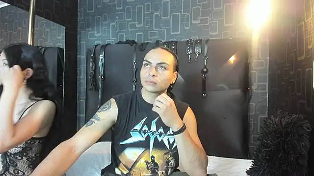 Snapshot of damian_and_tiana chatting on September 25, 4:05 am damian and tiana online show from September 25, 4:05 am