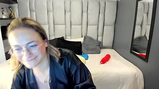 Charlot milf online show from February 20, 6:26 am