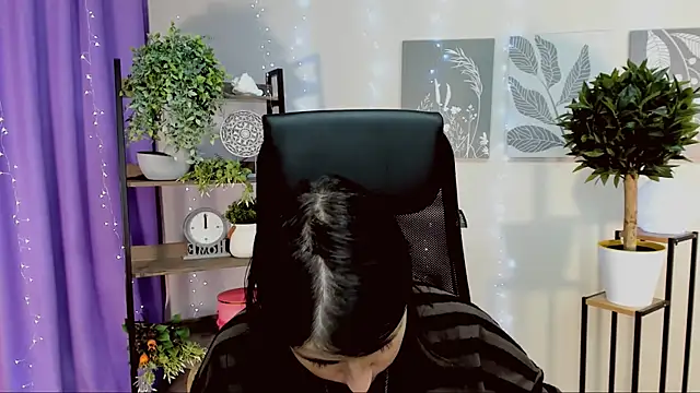 Snapshot of MartaEdams chatting on February 12, 7:25 am MartaEdams online show from February 12, 7:25 am