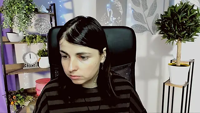 Snapshot of MartaEdams chatting on February 17, 6:21 am MartaEdams online show from February 17, 6:21 am